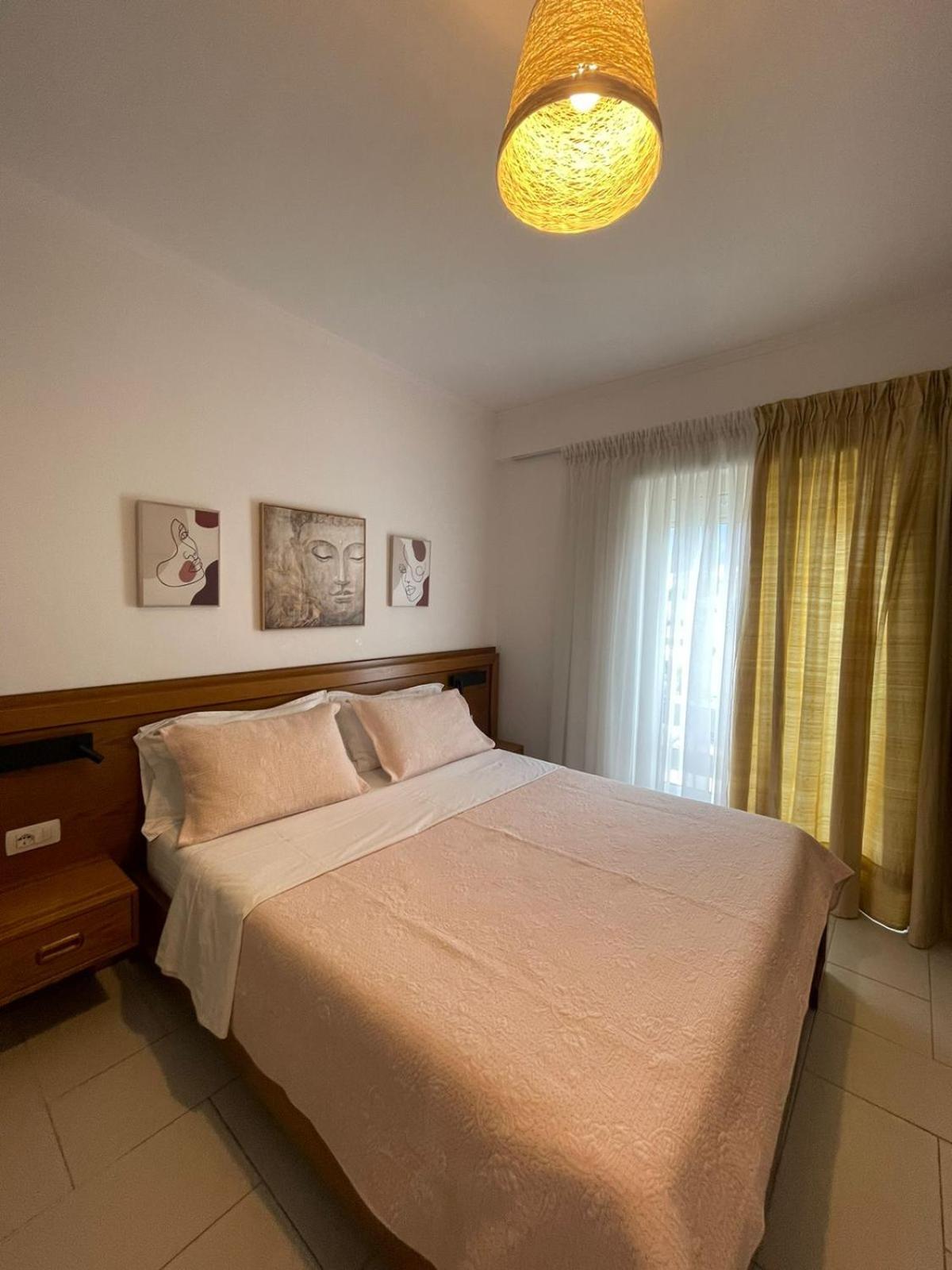 Menikos Apartments Himare Room photo