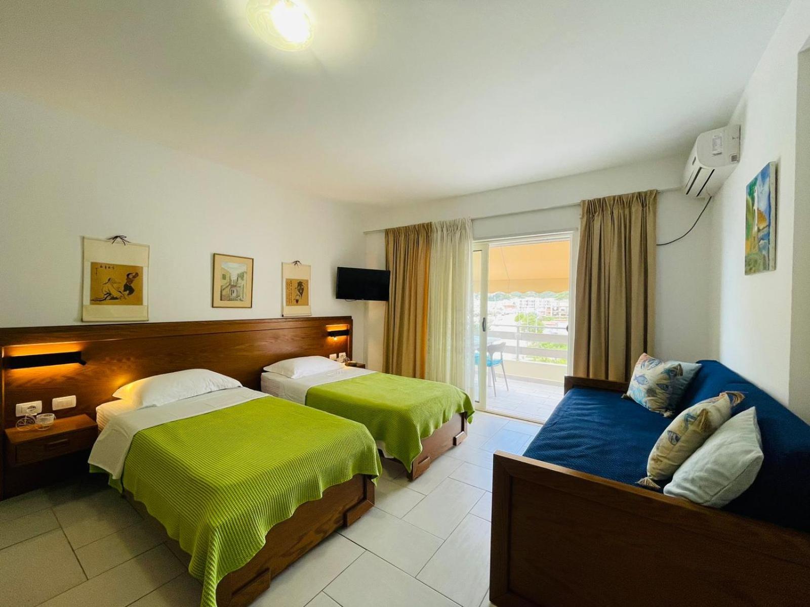 Menikos Apartments Himare Room photo